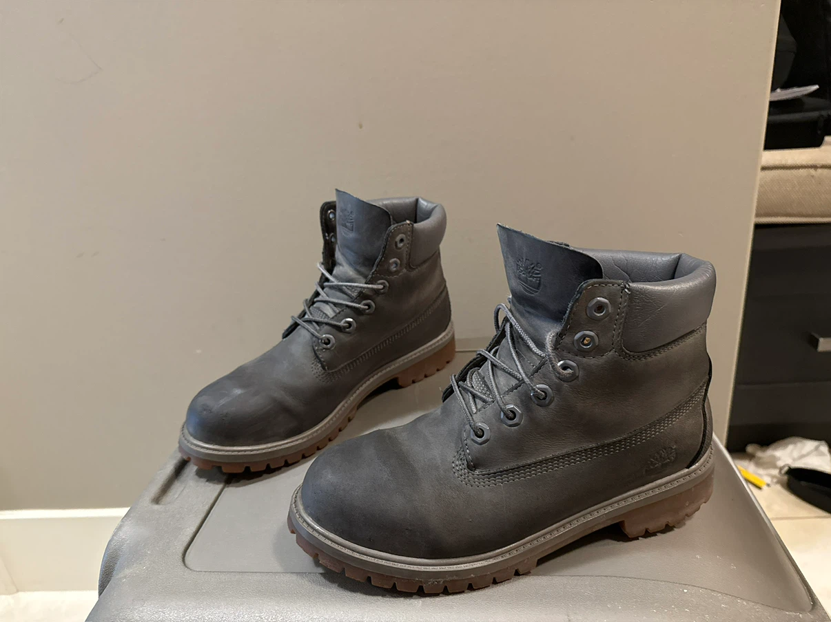 Assorted Women's Footwear size 8-8.5 - photo 2