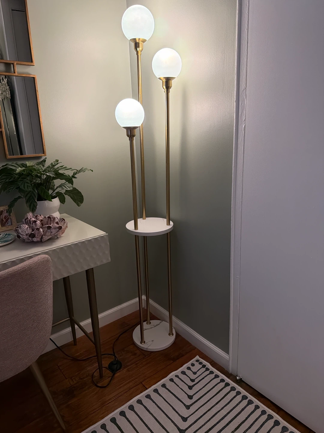 Three-Globe Floor Lamp with Integrated Table - photo 2