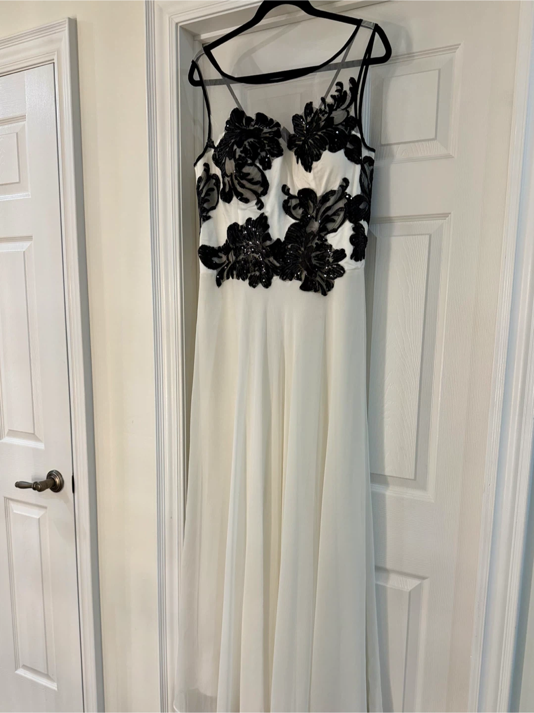White and Black Sequin Evening Gown - photo 2