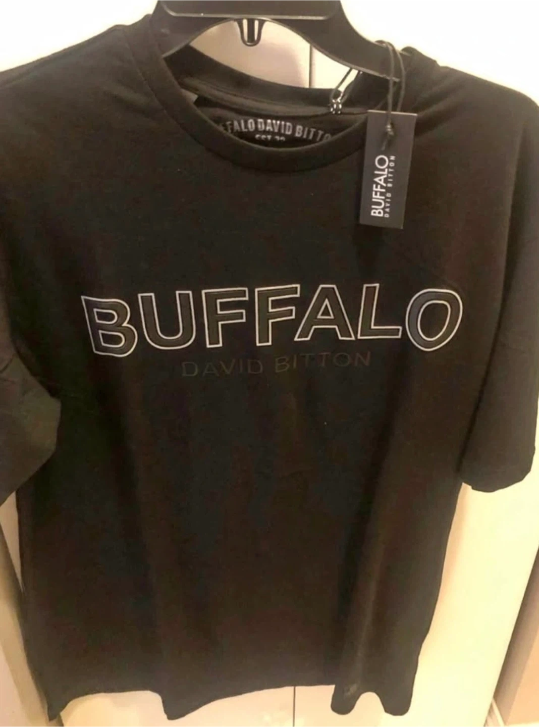Buffalo David Bitton T-Shirt - Medium 🏈