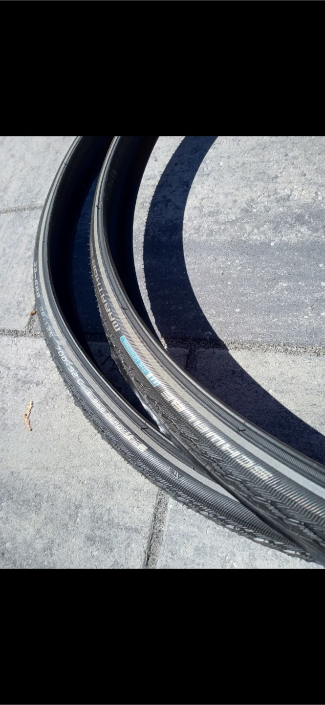 700x32c 28x1.25 Schwalbe Marathon Tires (1) - photo 4