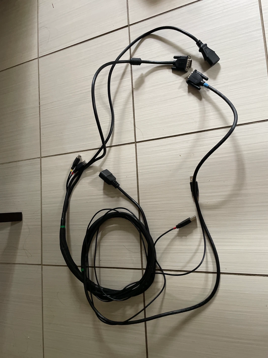 🏈Multi-connector AV Cable