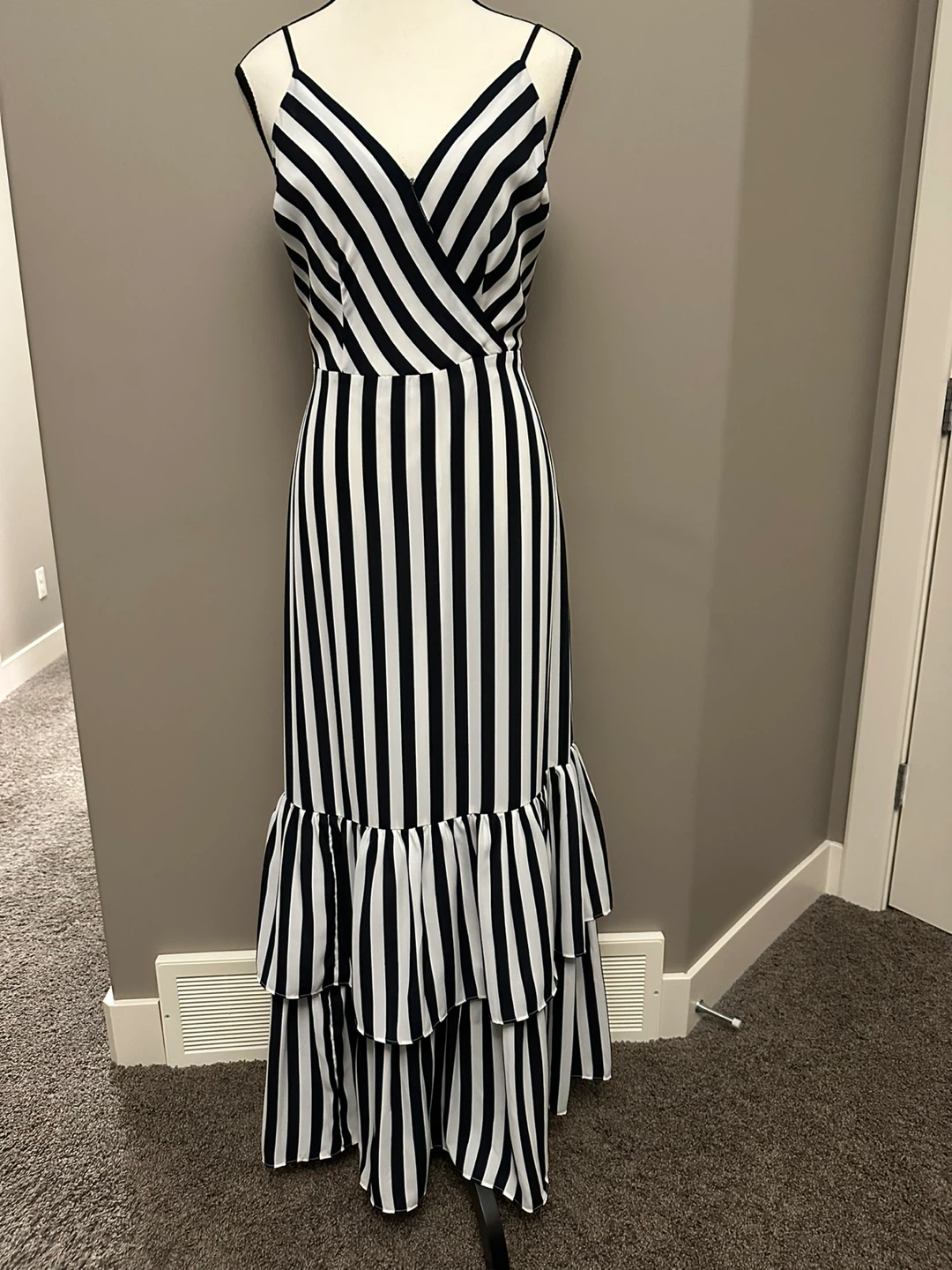 Assorted Women's Clothing Bundle - photo 3