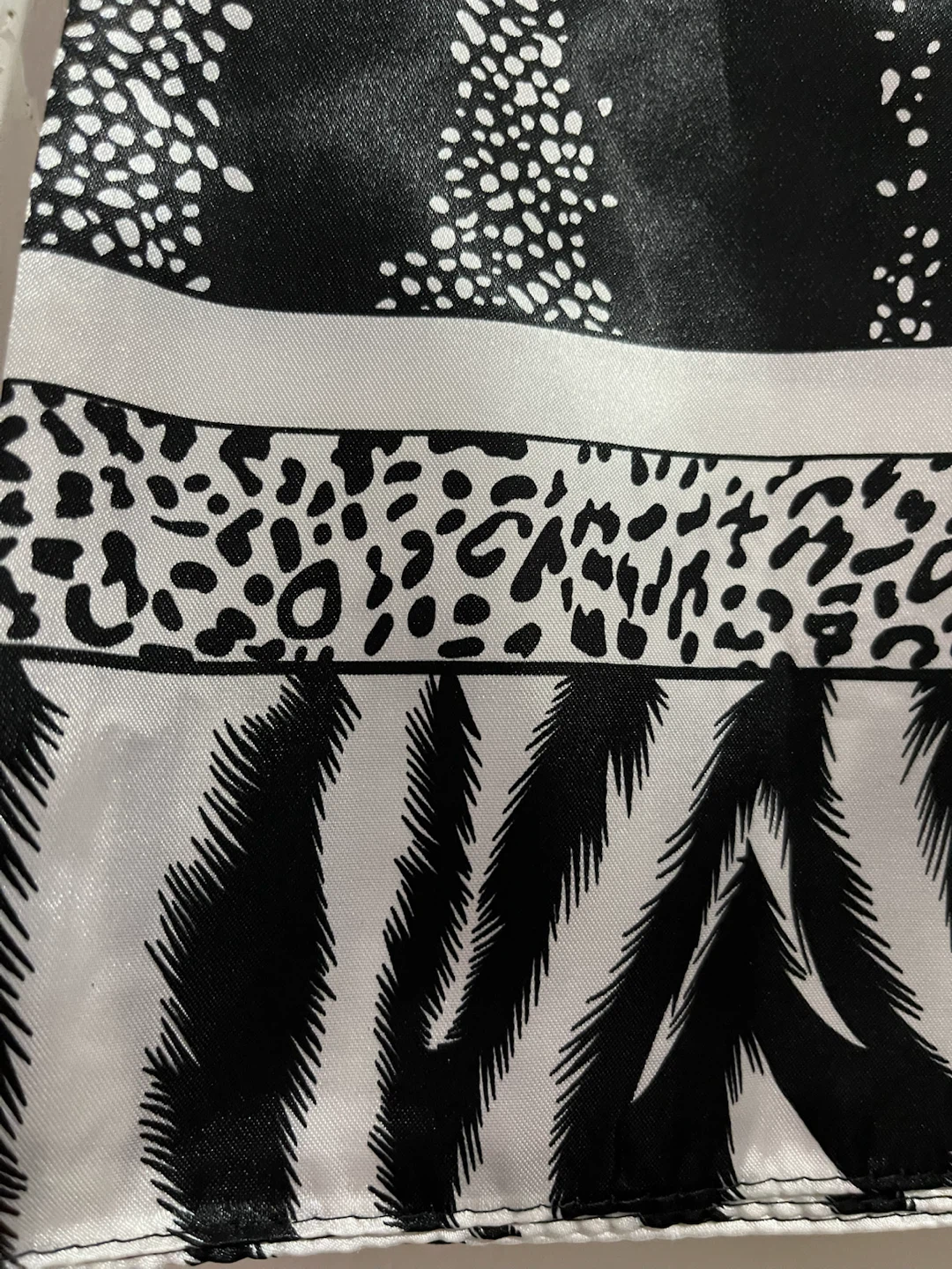 NEW!! Black and White Animal Print Scarf🏈 - photo 3
