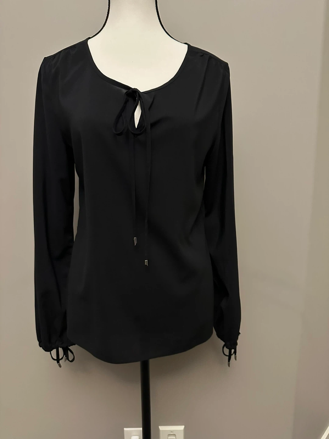 Assorted Women's Tops Bundle - photo 3