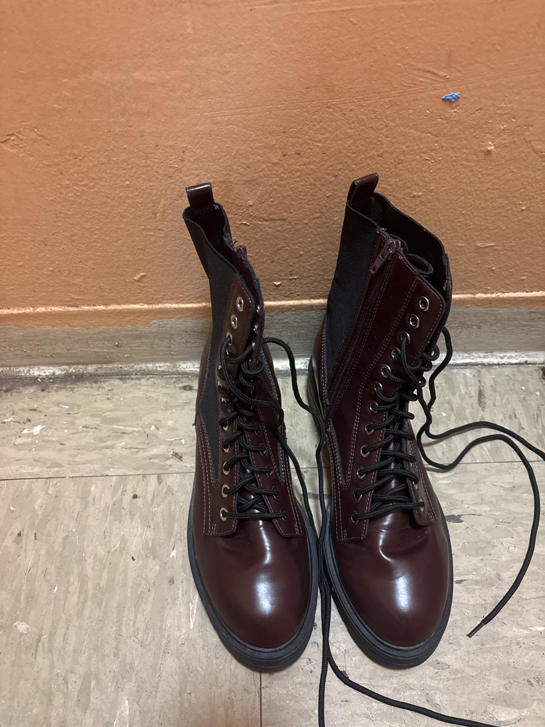🏈No Boundaries Burgundy Lace-Up Boots Size 10