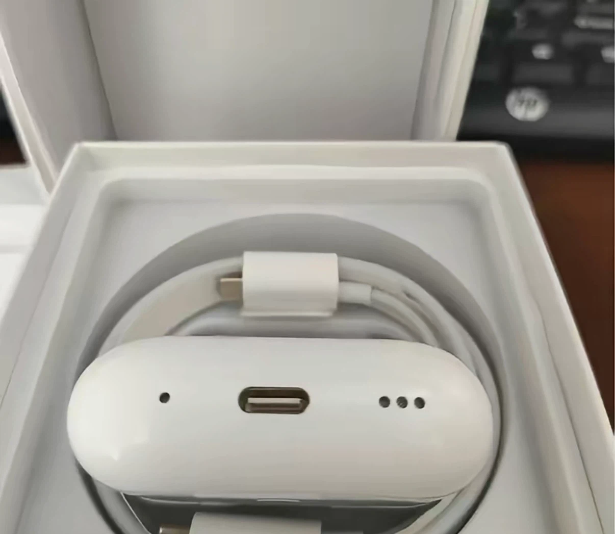 Airpods pro 3 comes with both airpods and never used