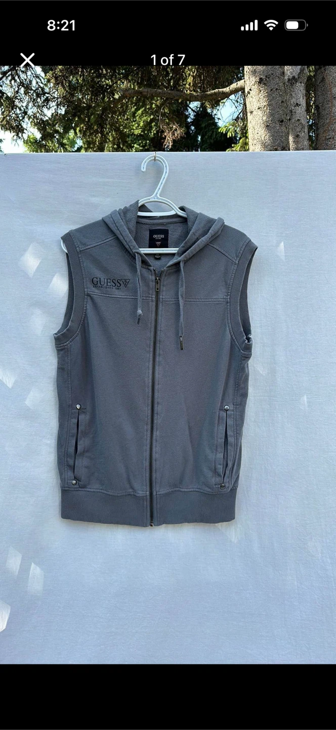 Guess Sleeveless Zip Up Sweater