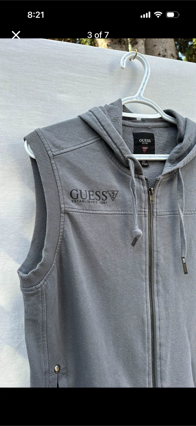 Guess Sleeveless Zip Up Sweater - photo 3