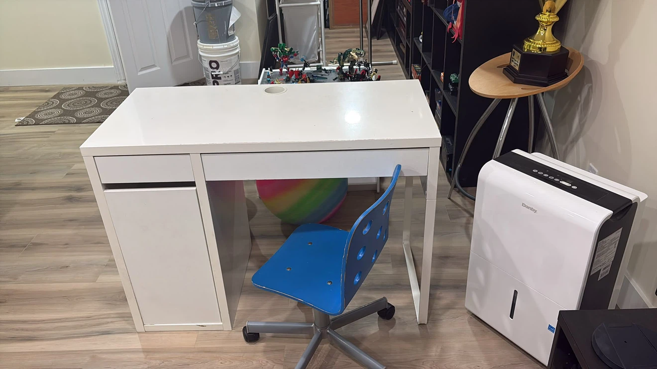 IKEA MICKE Desk and Matching Blue Chair - photo 2