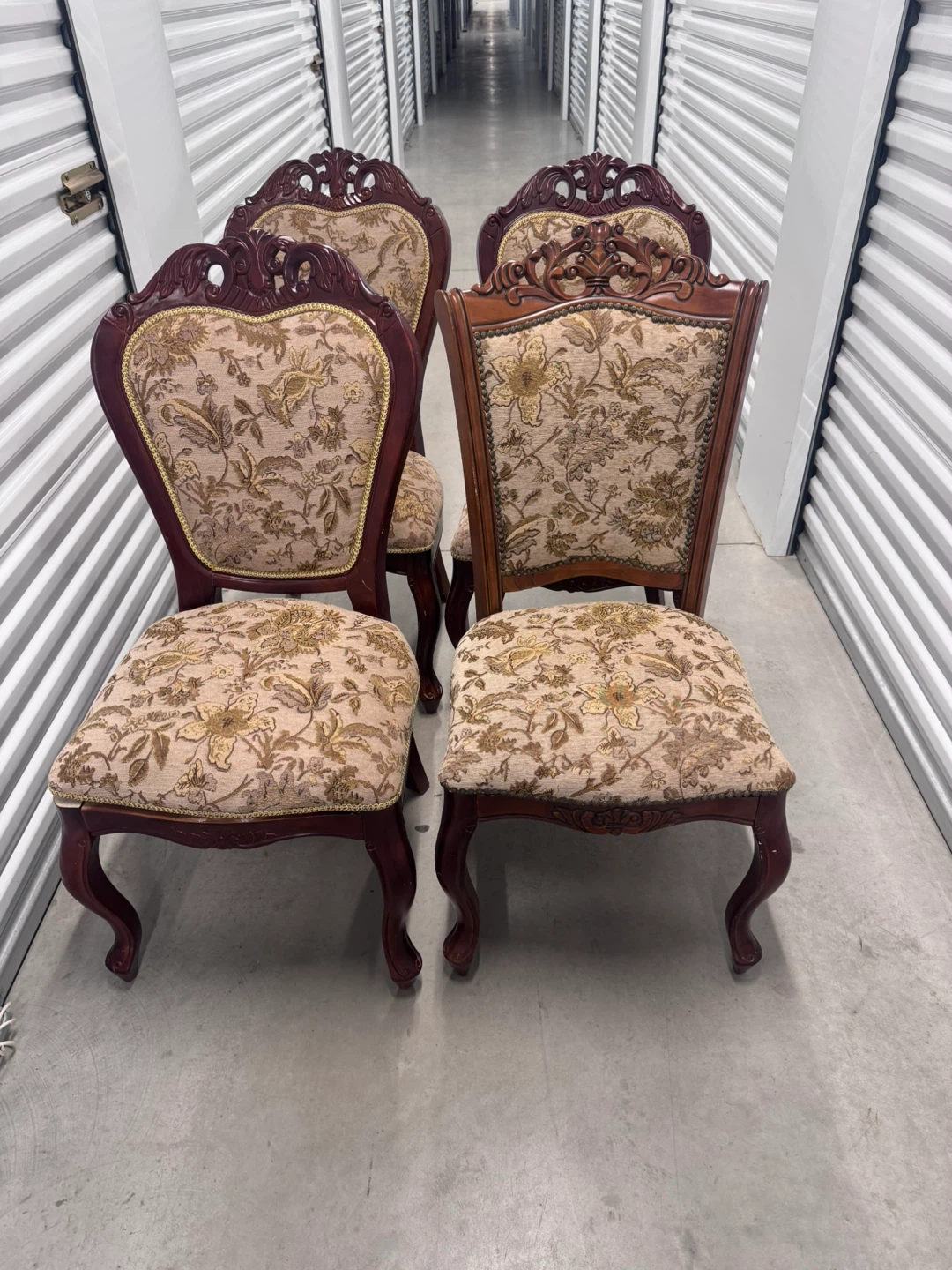 Set of 4 ornate vintage-style dining chairs