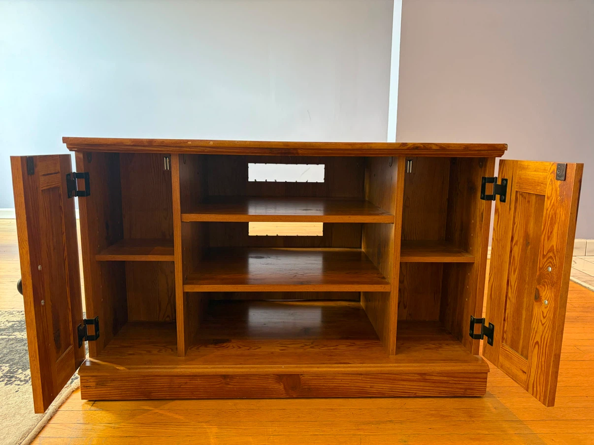 Beautiful Wood TV Stand / Entertainment Centre  Rustic Style - photo 3
