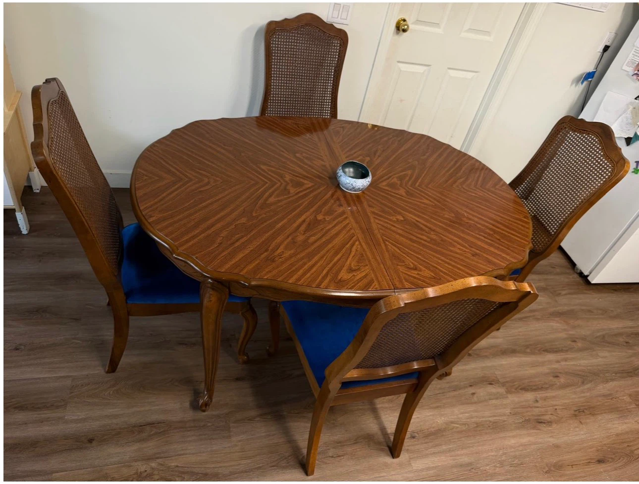 Vintage provincial Dining Table and 6 Chairs