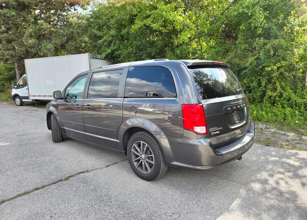 Dodge Grand Caravan Grey Minivan - photo 3
