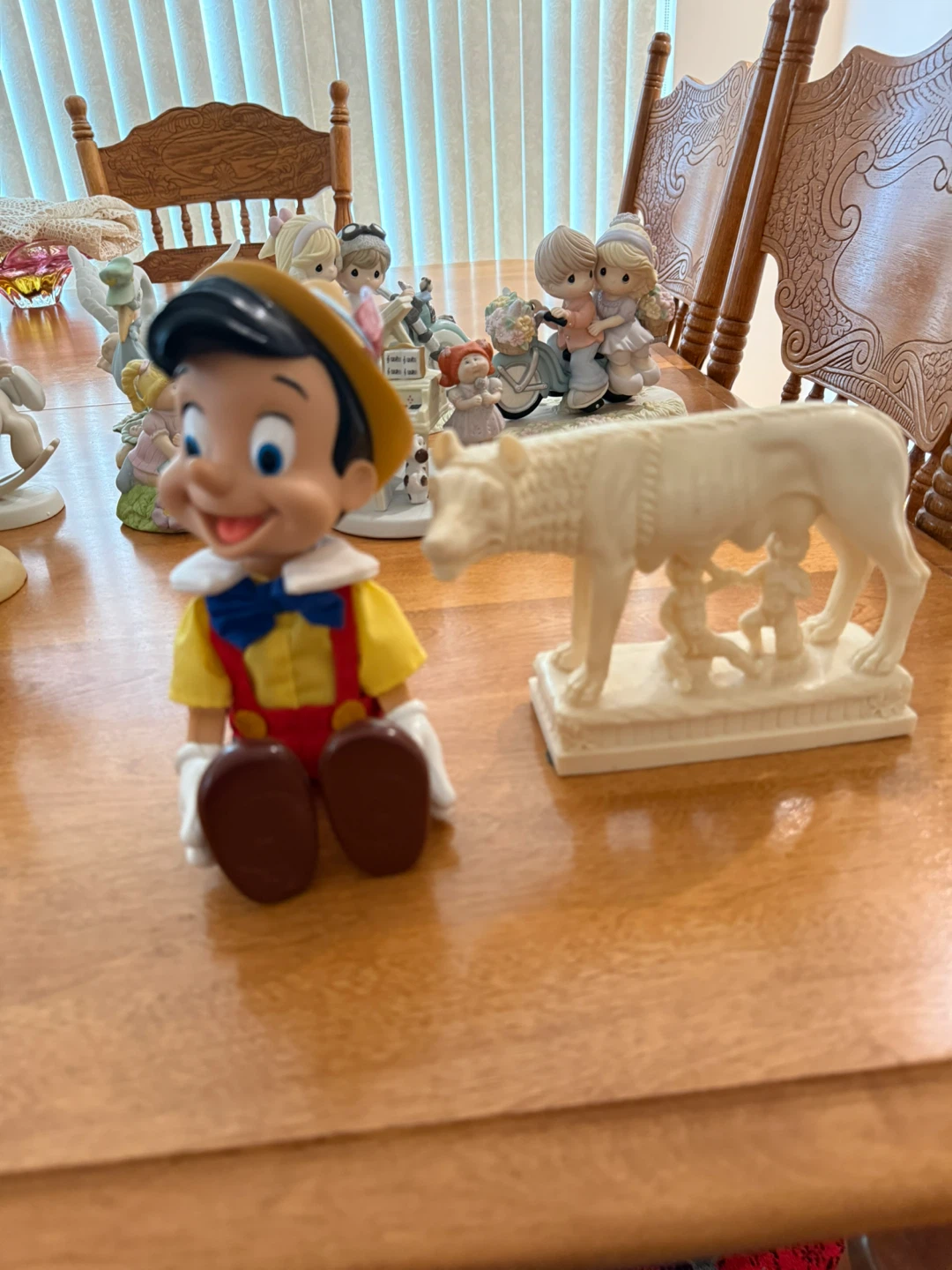 12 Precious Moments, 1 Pinocchio, 1 Romulus & Remus Figurine - photo 4
