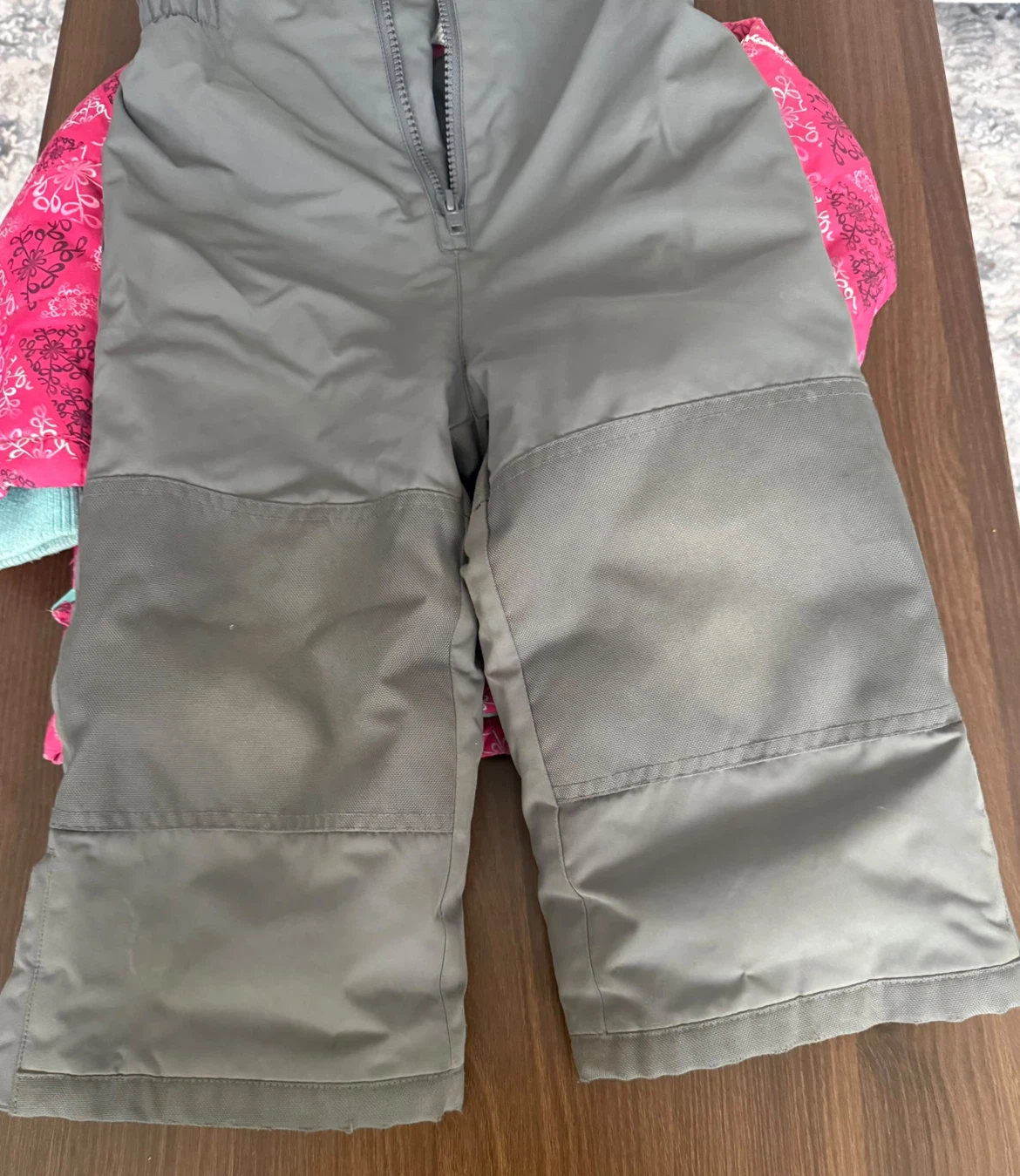 OshKosh B'gosh Toddler snow suit 2T - photo 2