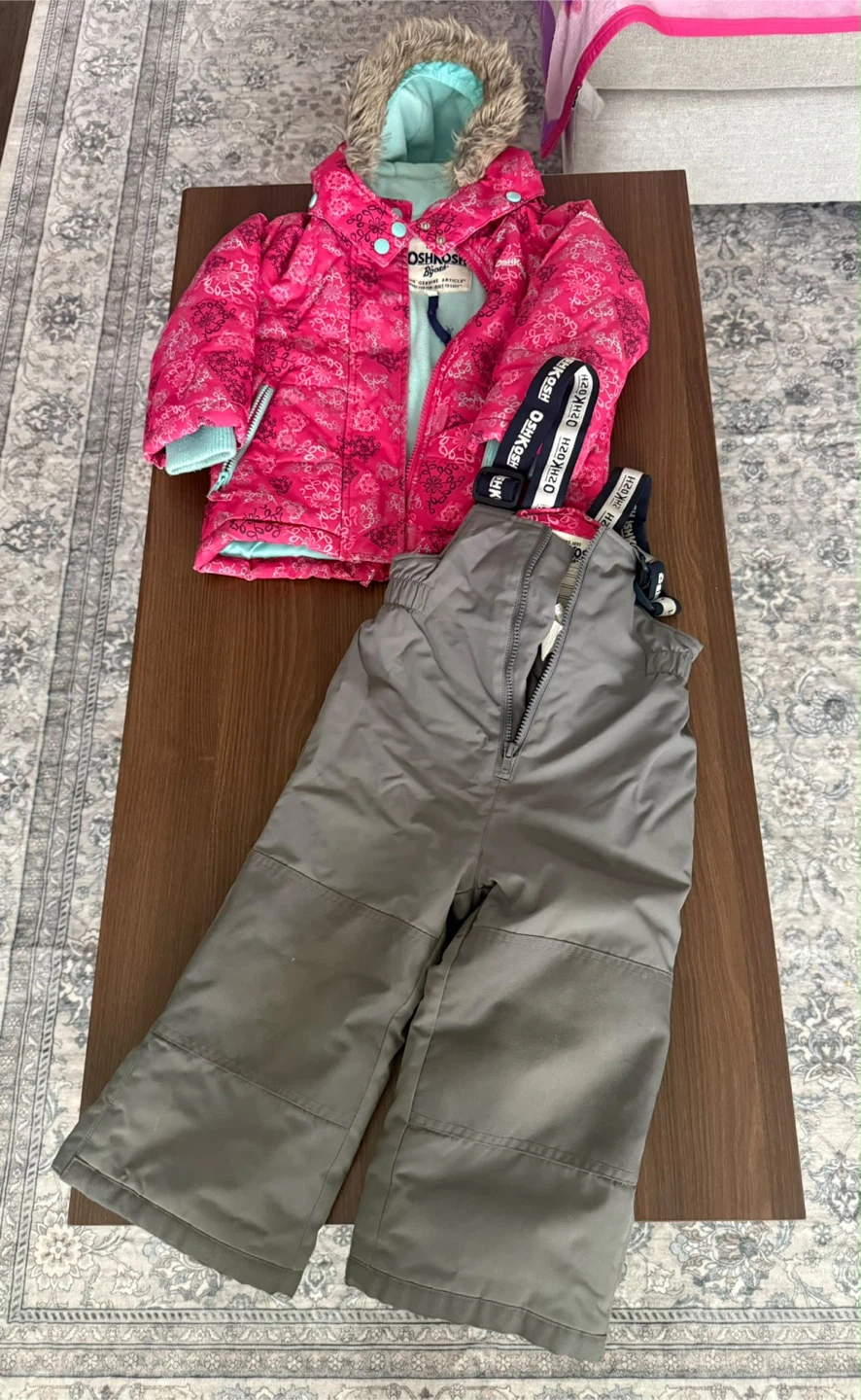 OshKosh B'gosh Toddler snow suit 2T - photo 3