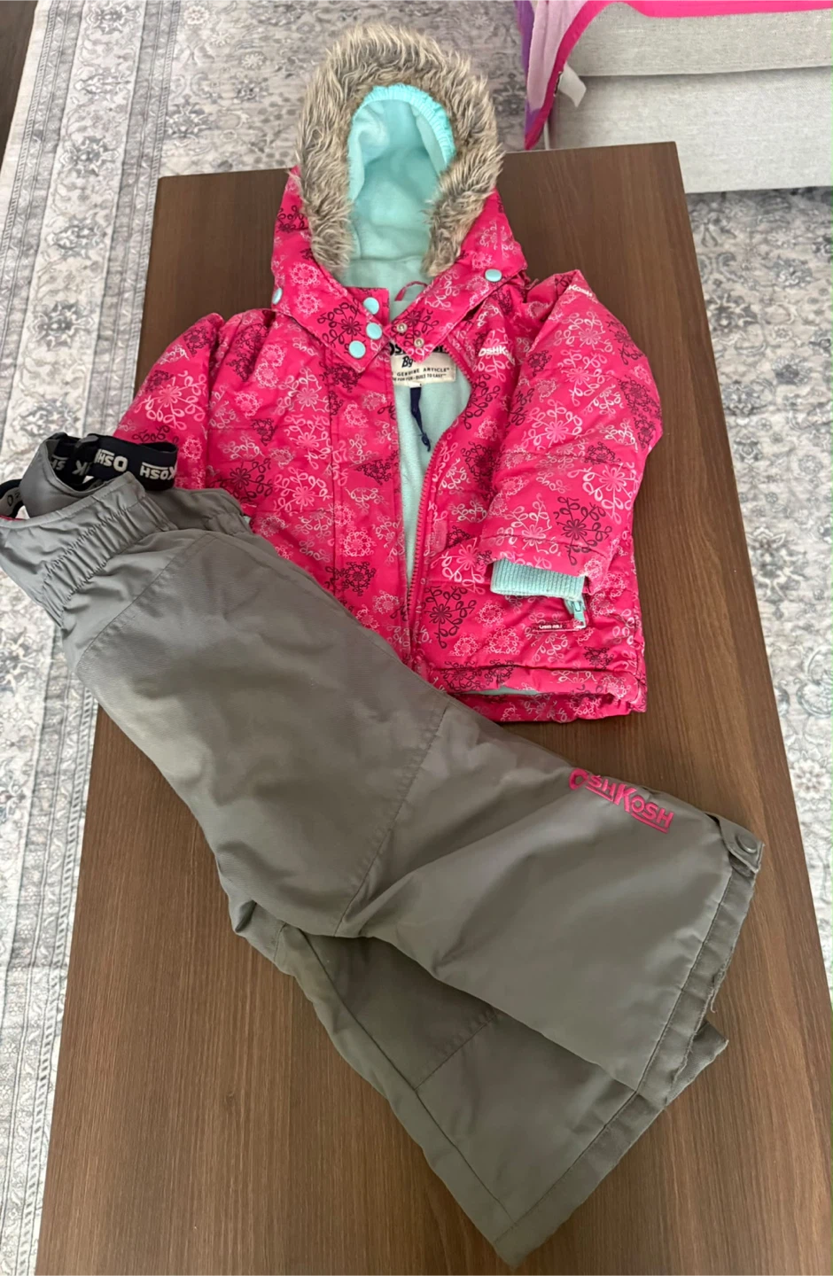 OshKosh B'gosh Toddler snow suit 2T - photo 4