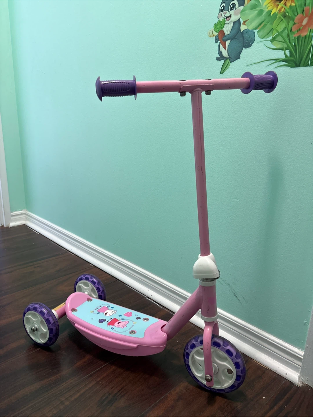 🏈 Peppa Pig Three-Wheeled Scooter