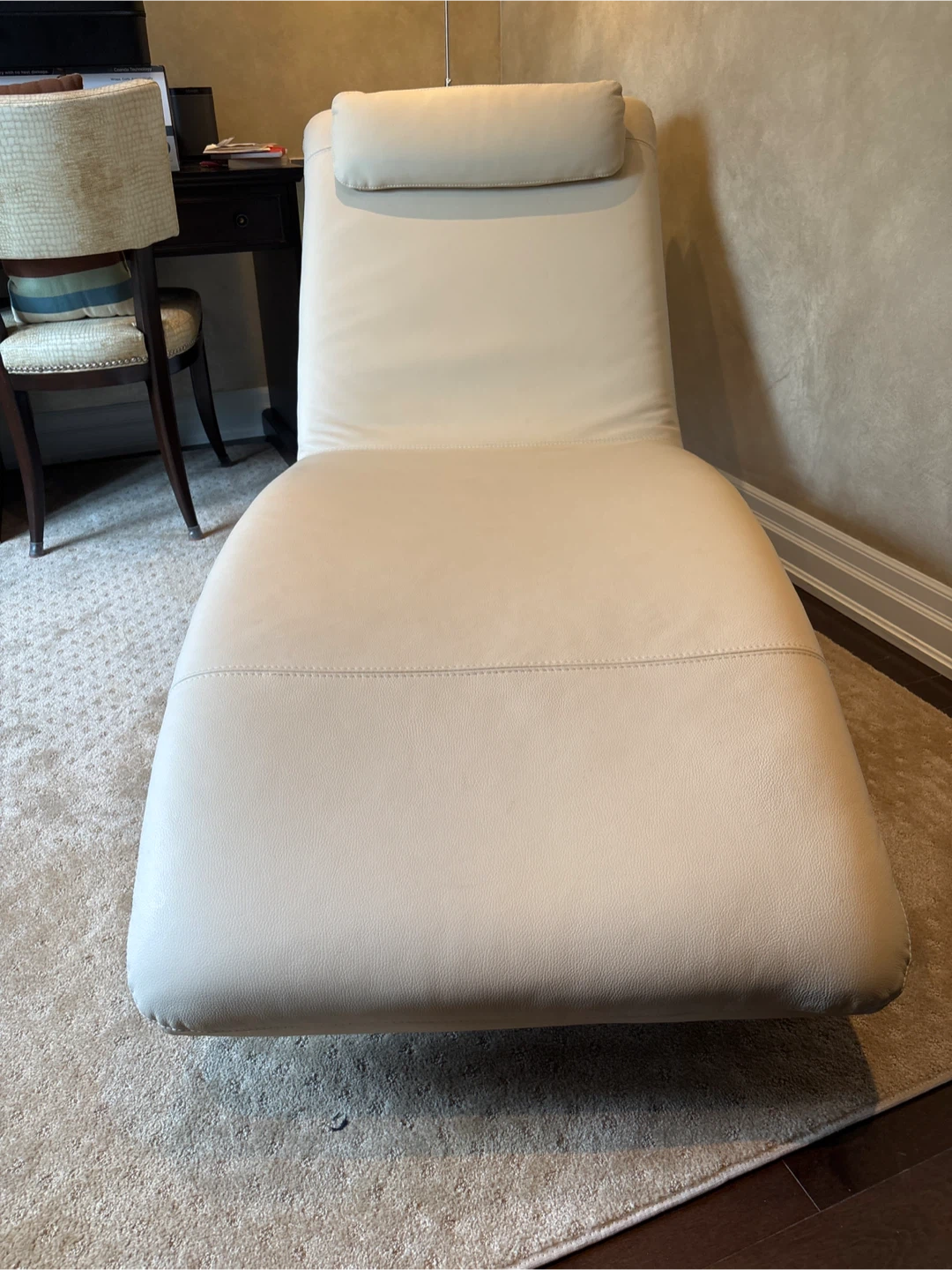 Aquila Cream Leather Chaise Lounge - photo 3