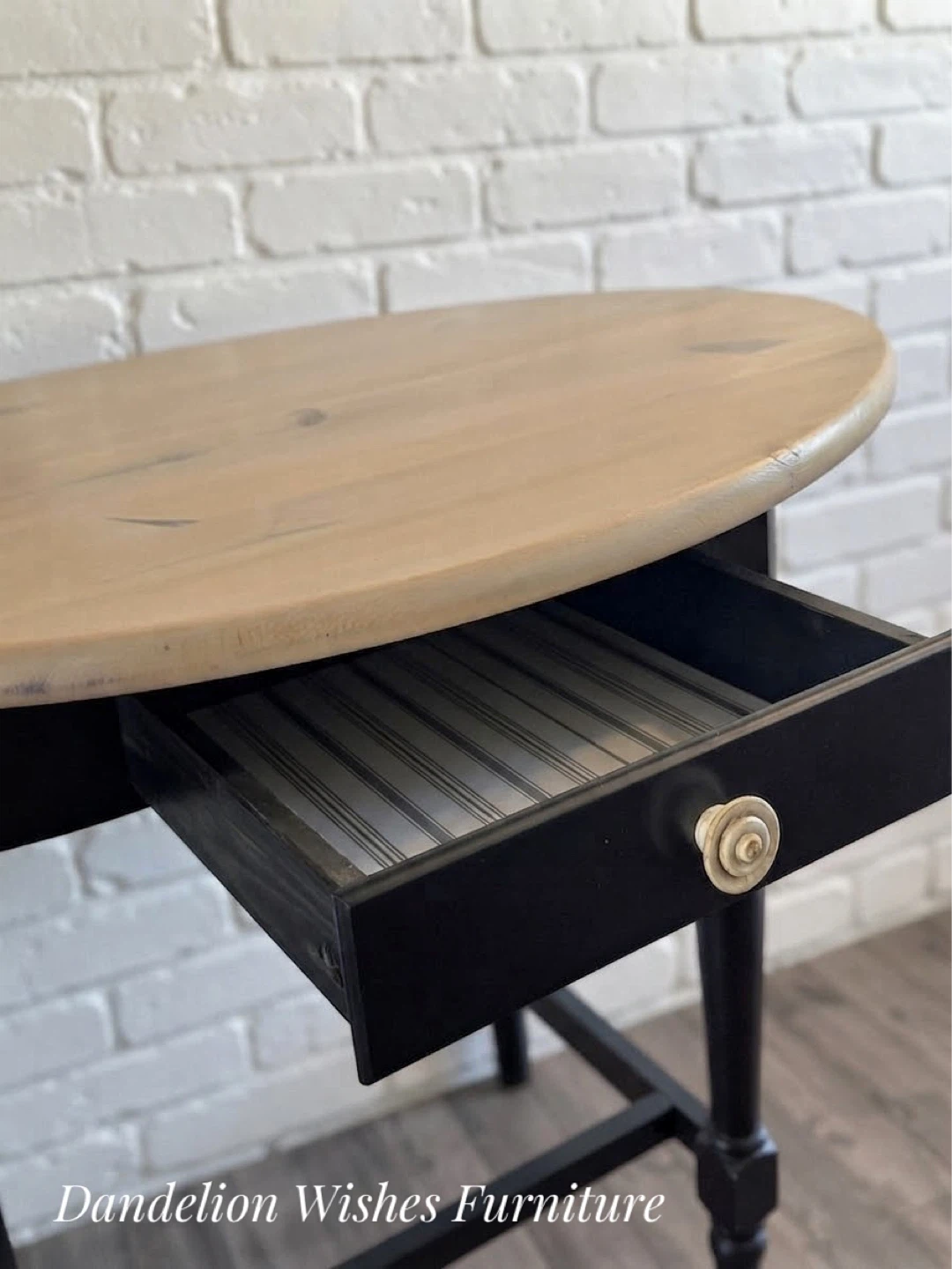 🌿 Refinished Solid Pine Dining Table - photo 3