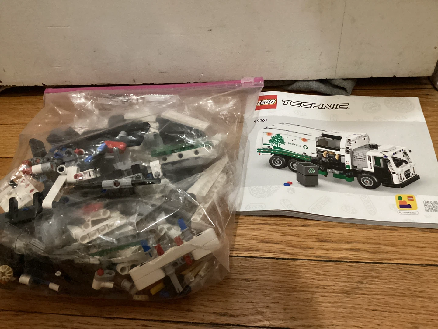 🏈 LEGO Technic 42167 Mack LR Electric Garbage Truck