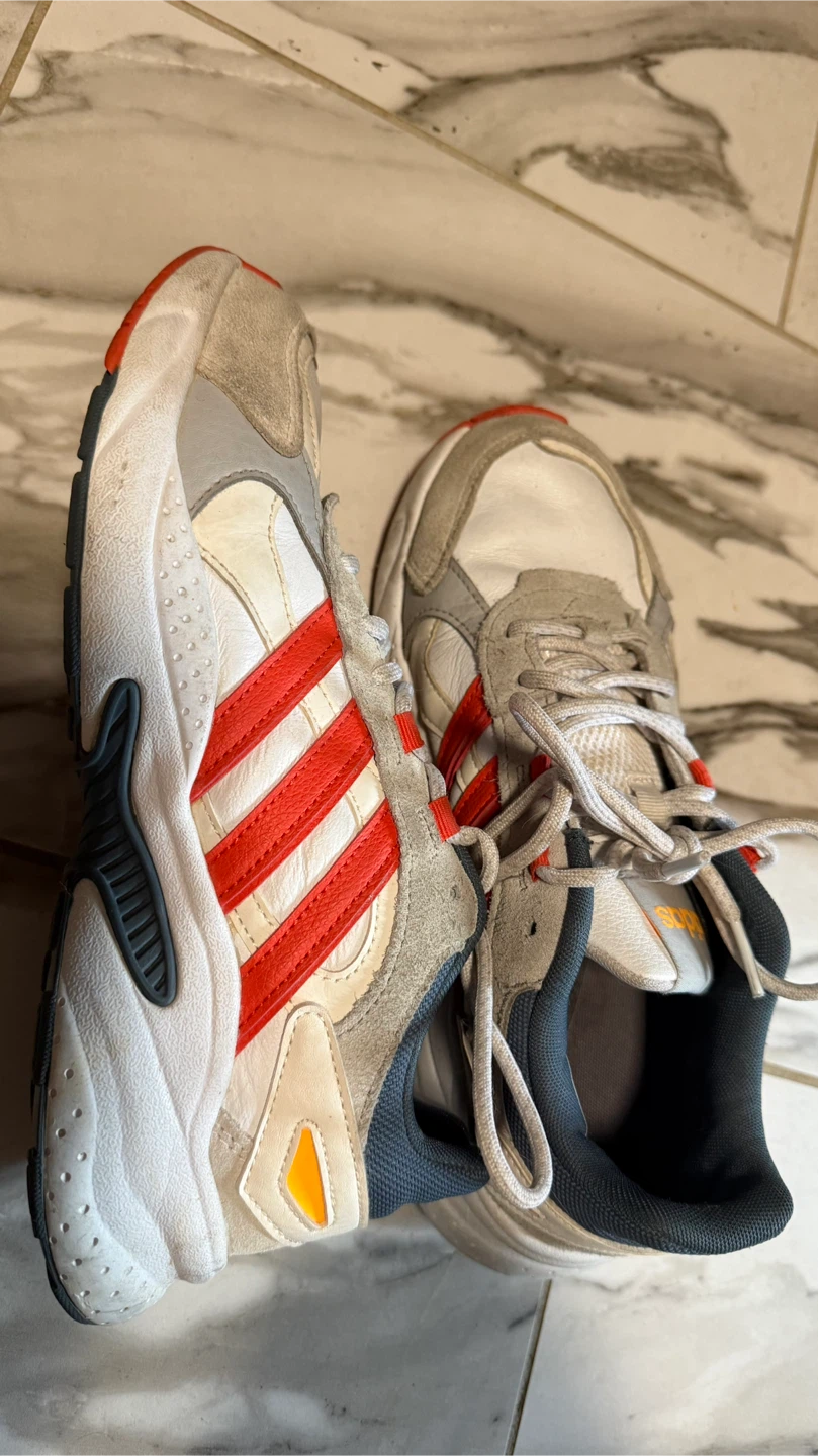 Adidas white and red sneakers - photo 2