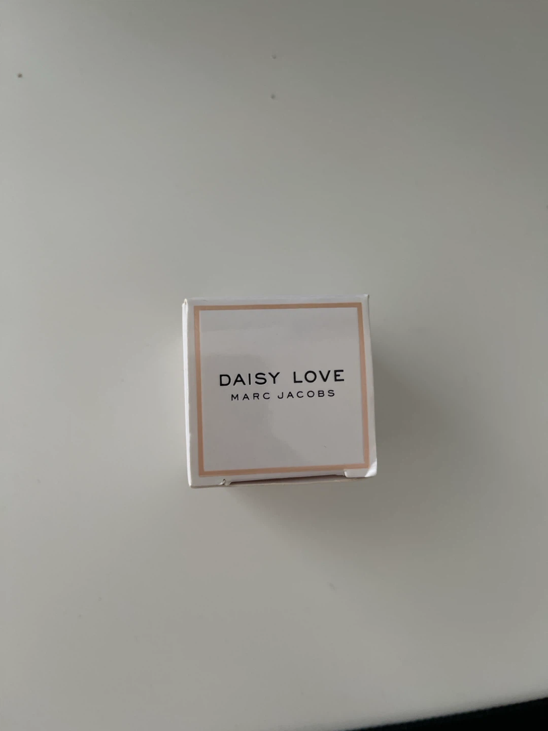Marc Jacobs Daisy Love Eau de Toilette 4ml 🏈 - photo 2
