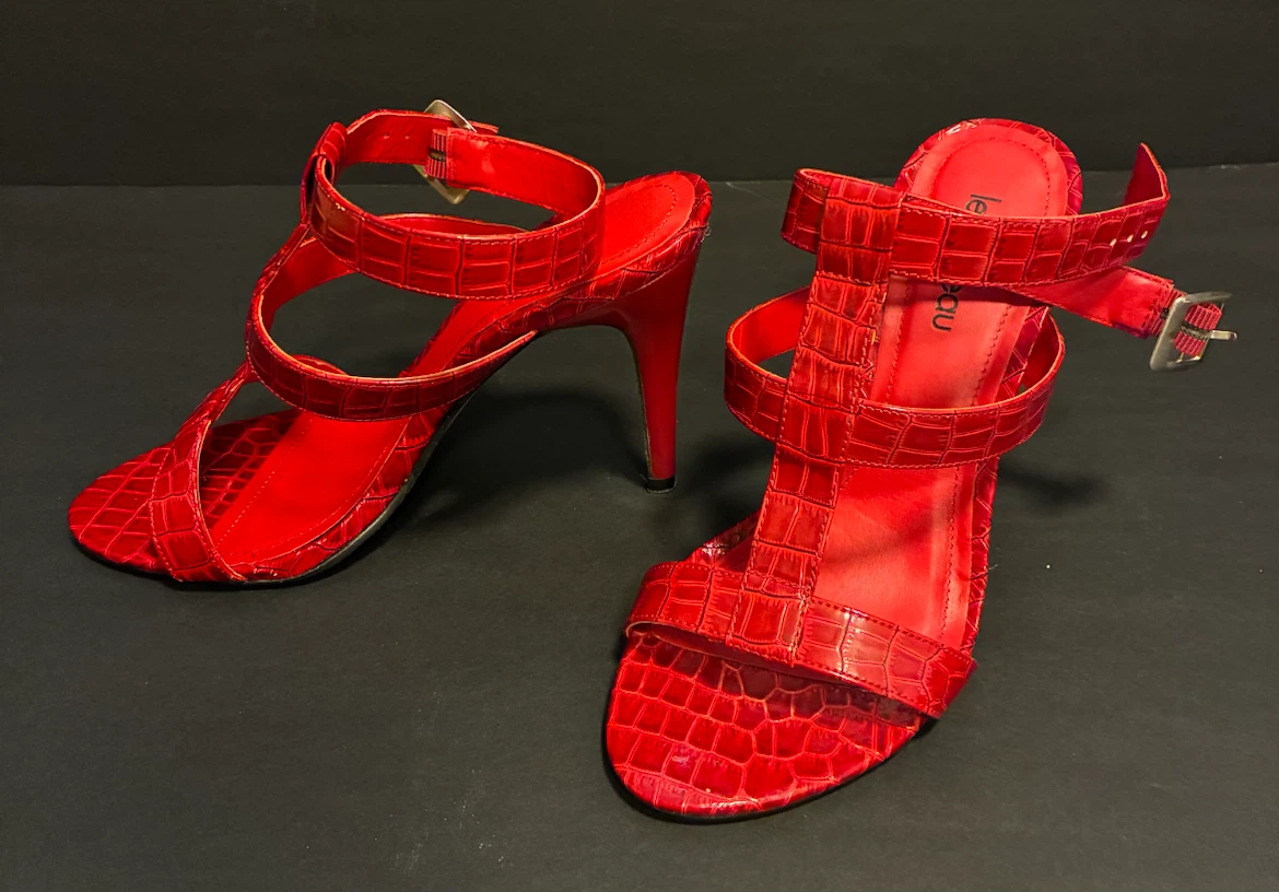Le Chateau Red Croc Embossed Heels - photo 2