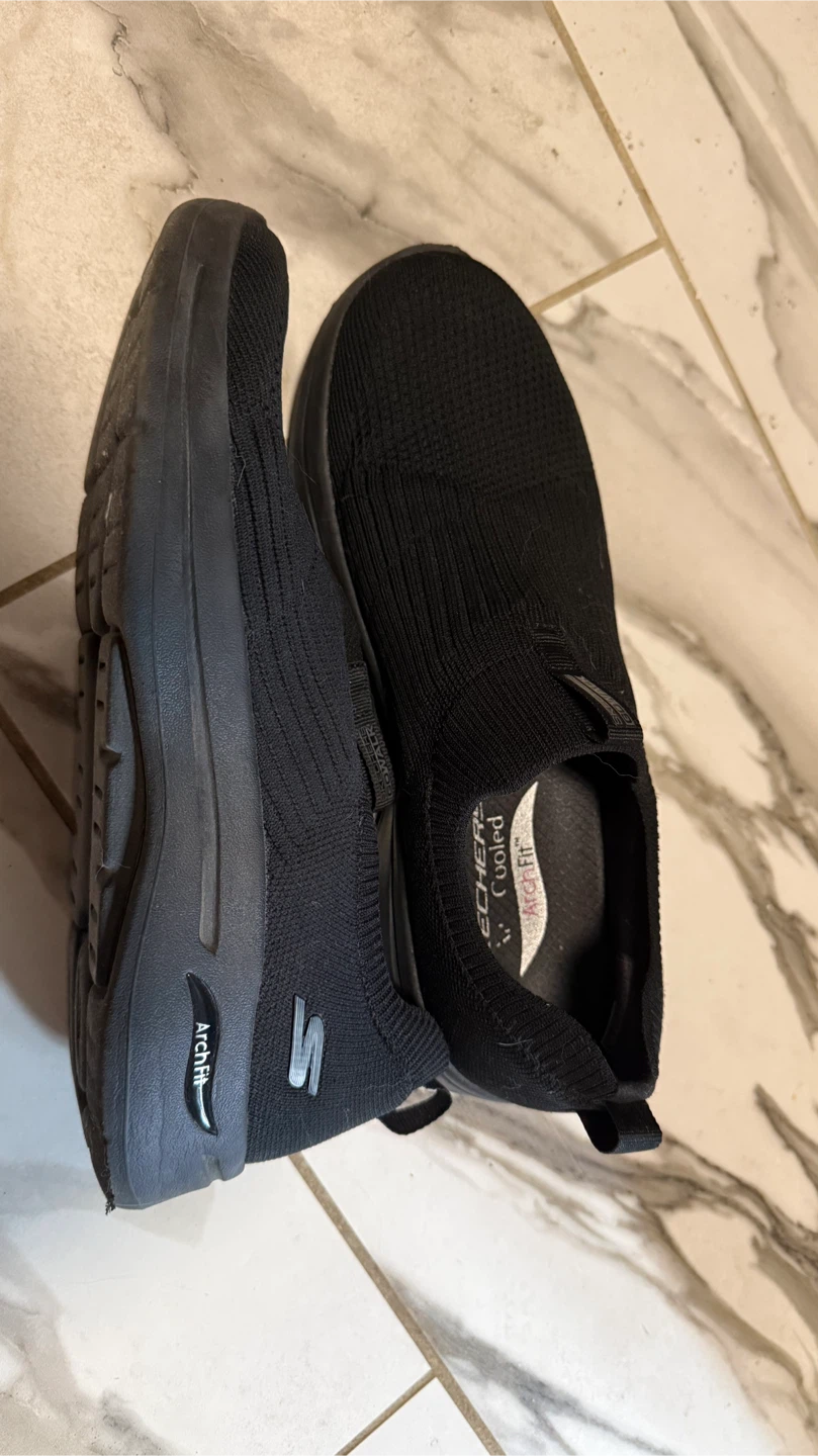 Skechers Go Walk Arch Fit Slip-Ons