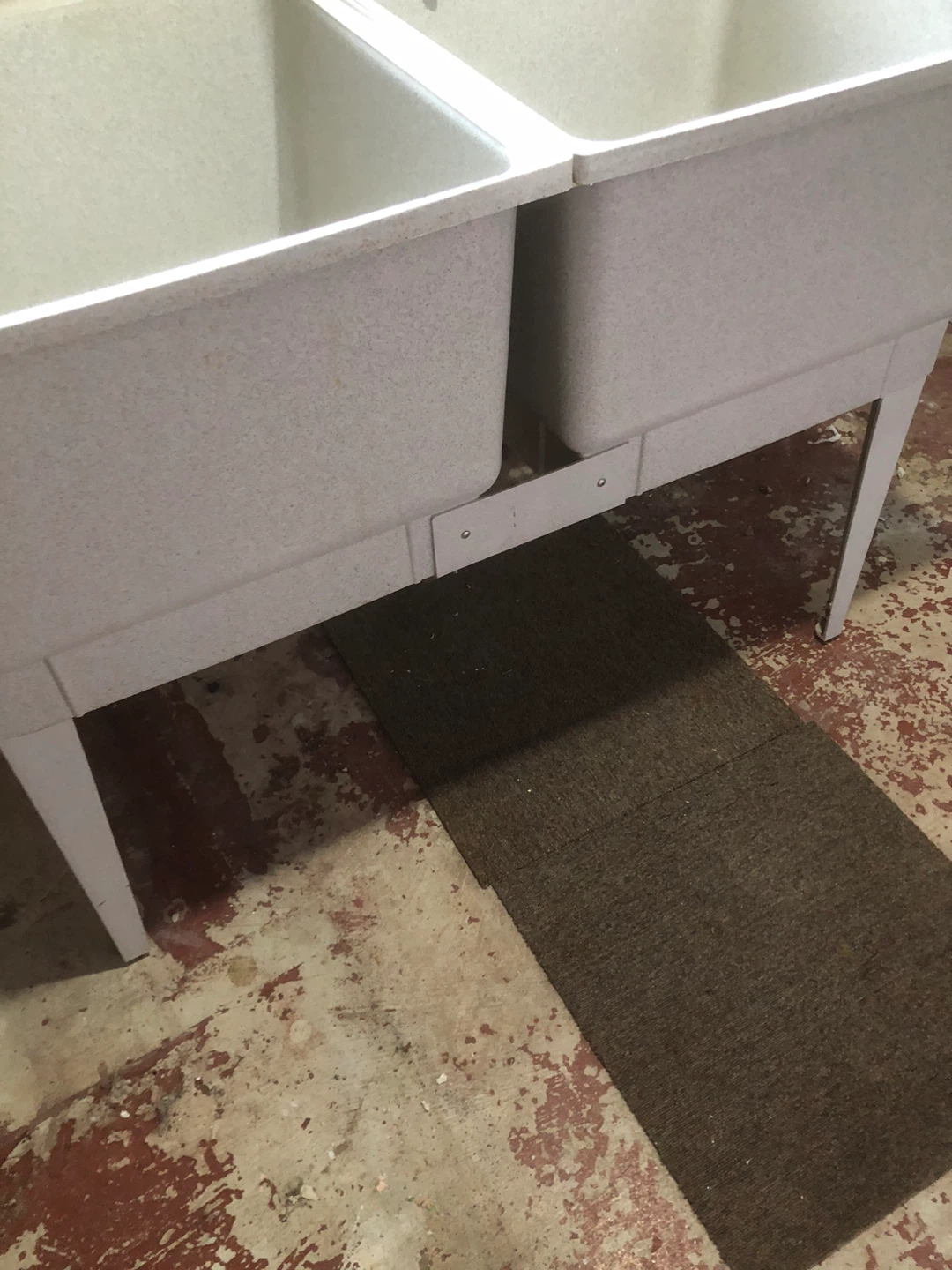 Double Utility Sink - photo 4