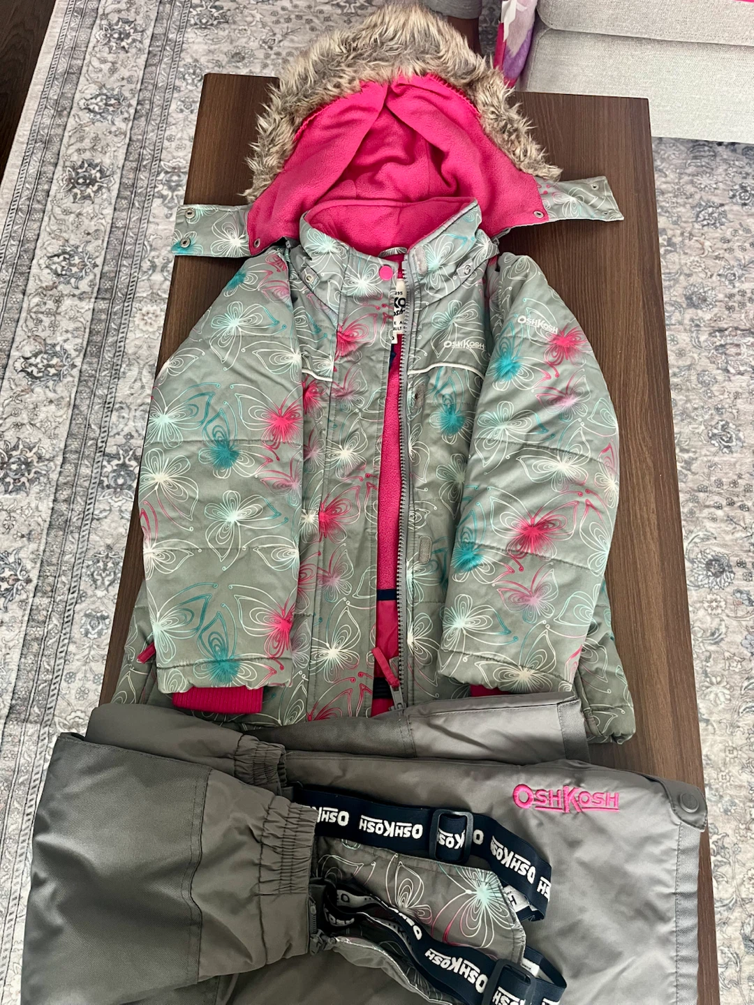OshKosh Girls Snowsuit Size 6