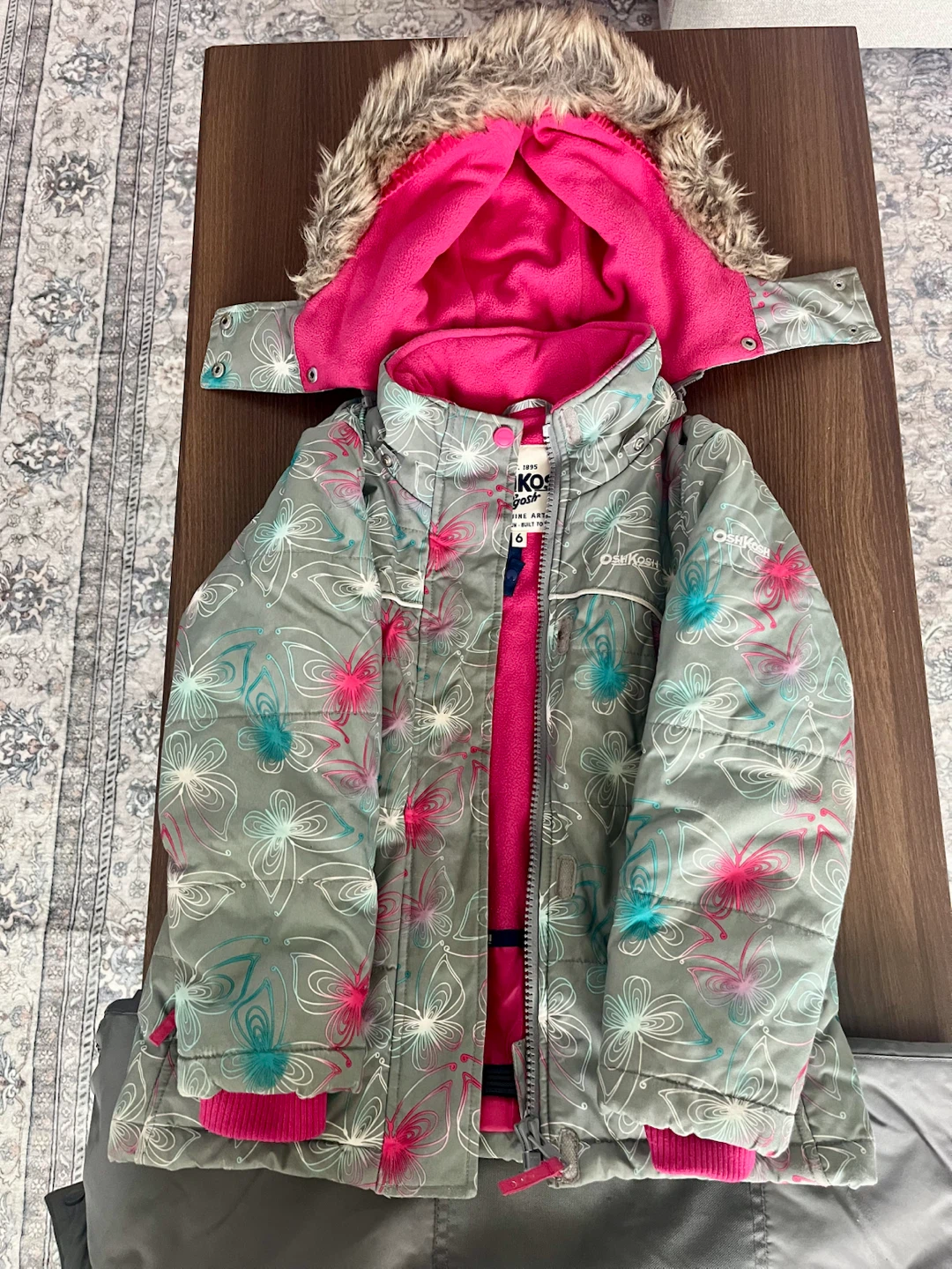 OshKosh Girls Snowsuit Size 6 - photo 3
