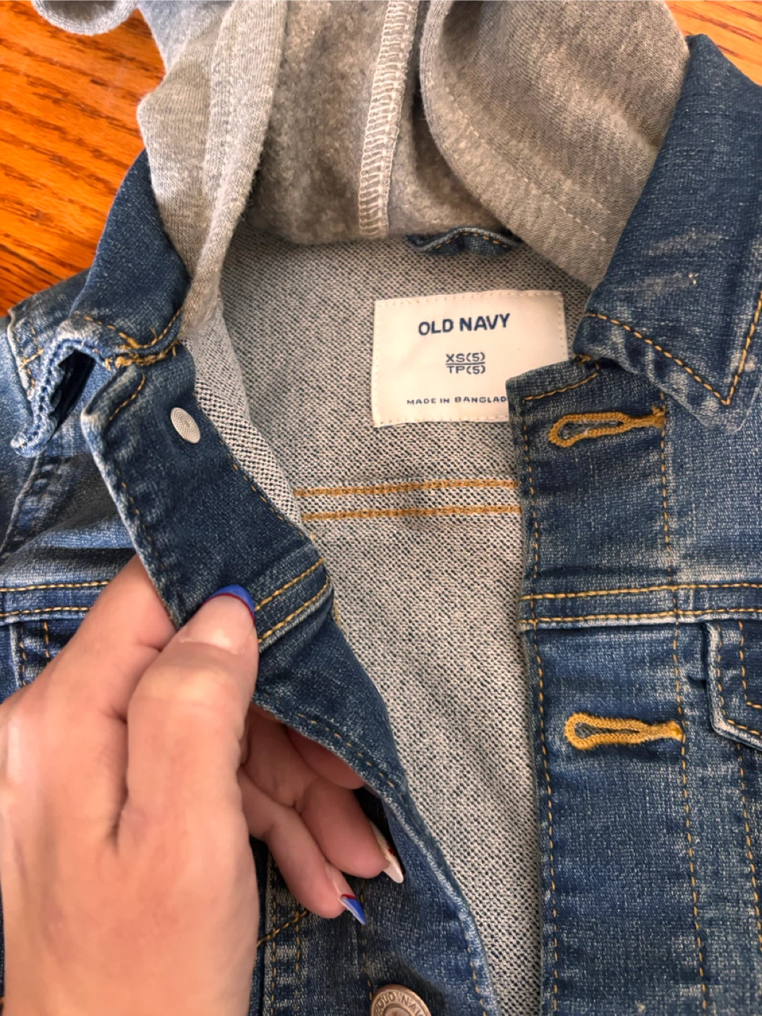 Old Navy Toddler Denim Jacket with Hoodie XS(5) - photo 2