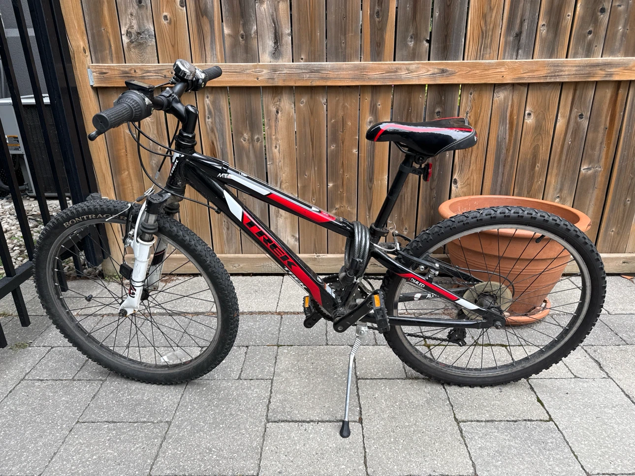 Trek MT 220 Kids Mountain Bike - photo 2