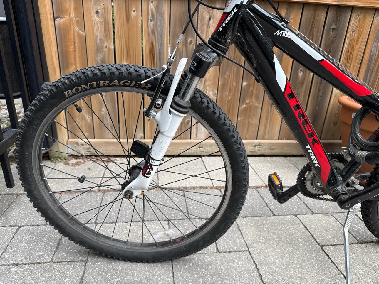 Trek MT 220 Kids Mountain Bike - photo 4