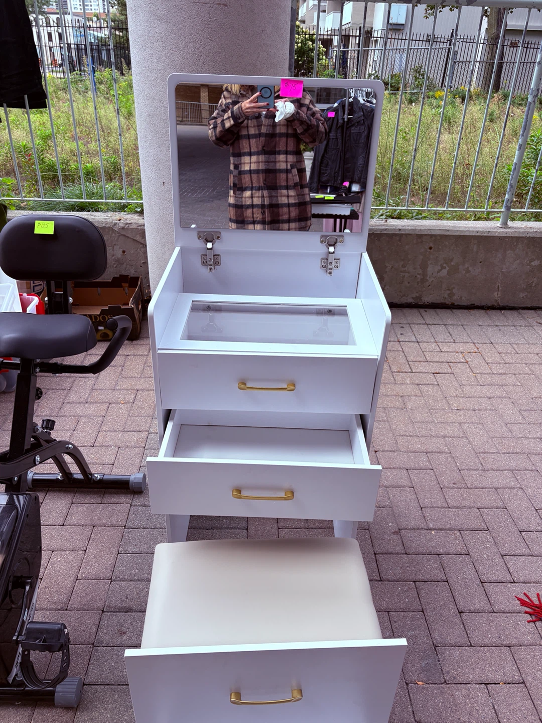 White Vanity Table with Mirror - photo 2