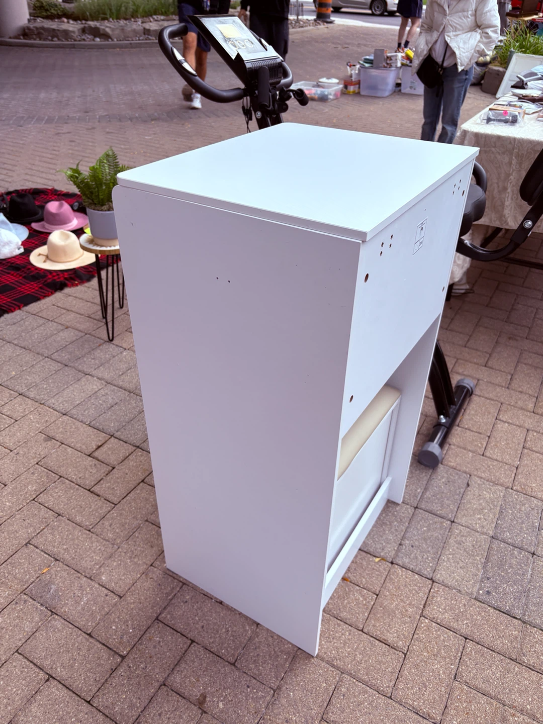 White Vanity Table with Mirror - photo 4