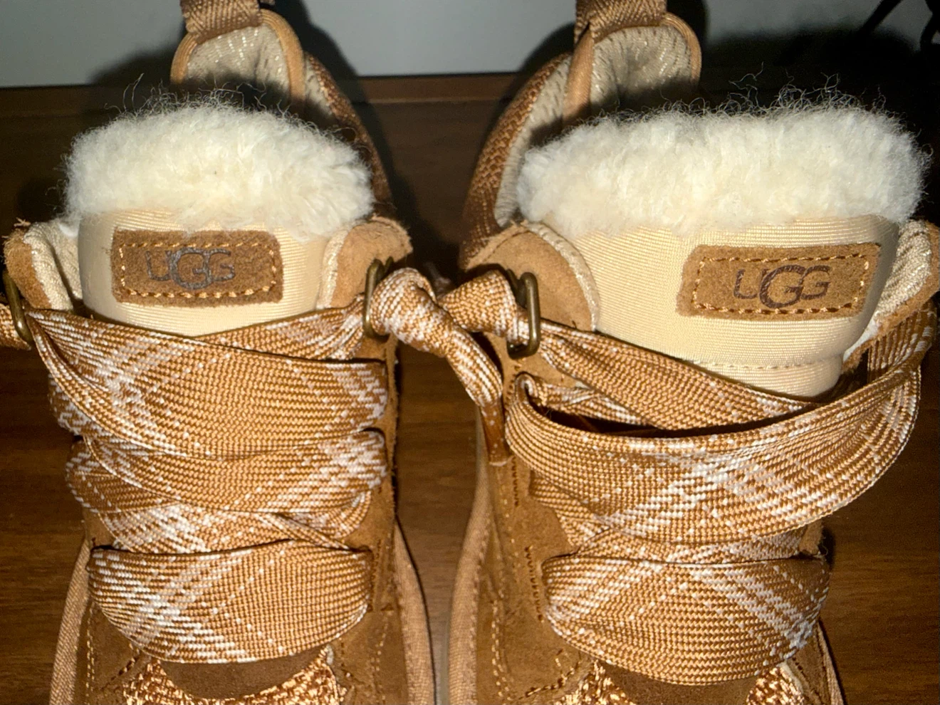 UGG Lowmel Sand Sneakers – Size 3 / EU 35 - photo 2