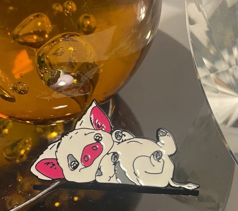 🏈 NEW Moana Pua Enamel Pin 🏈