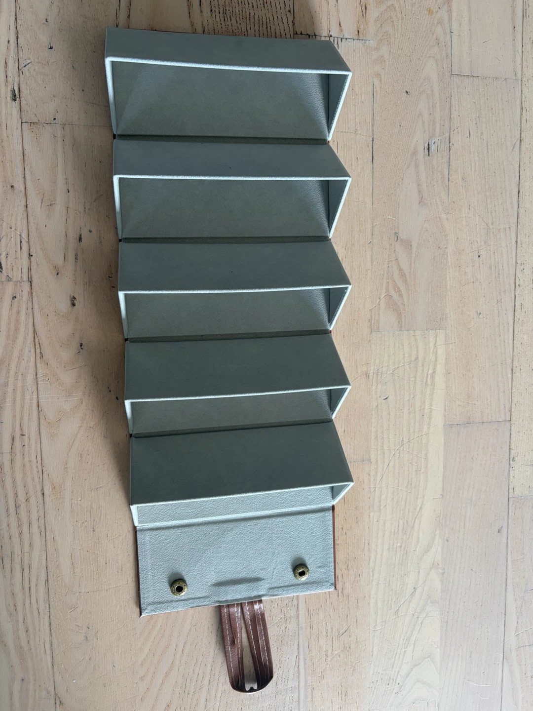 Sunglasses organizer