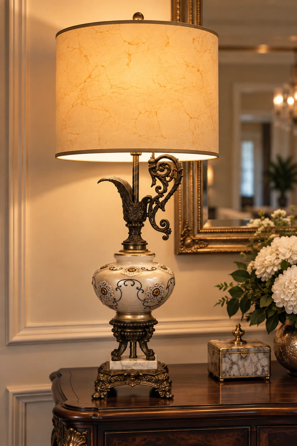 Set of Two Vintage-Style Ornate Table Lamps - photo 3