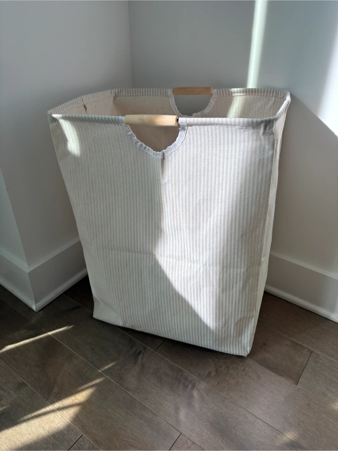 🏈 Laundry Hamper with Wood Handles
