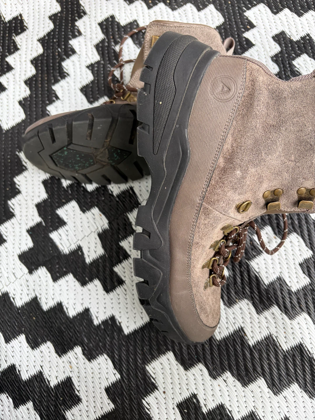 Artica Shefford Winter Boots Size 8