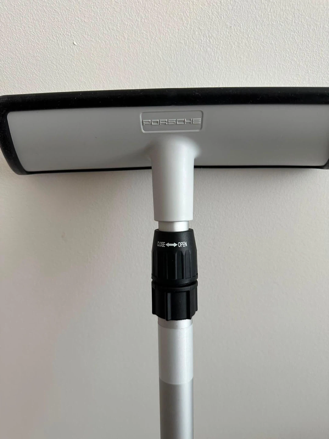 Porsche Telescopic Snow Brush and Ice Scraper - photo 2
