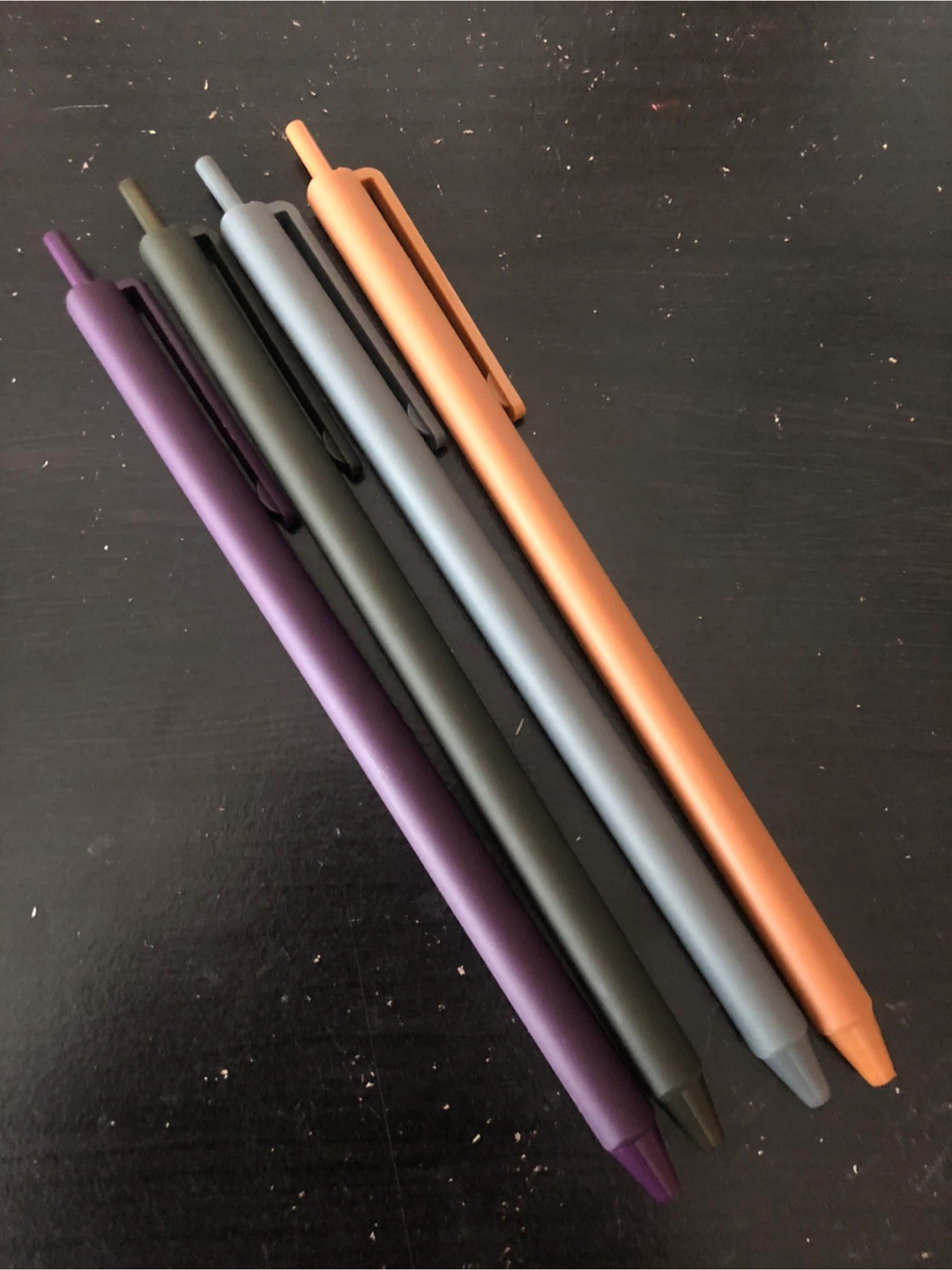 Set of 4 Matte Finish Retractable Pens🏈