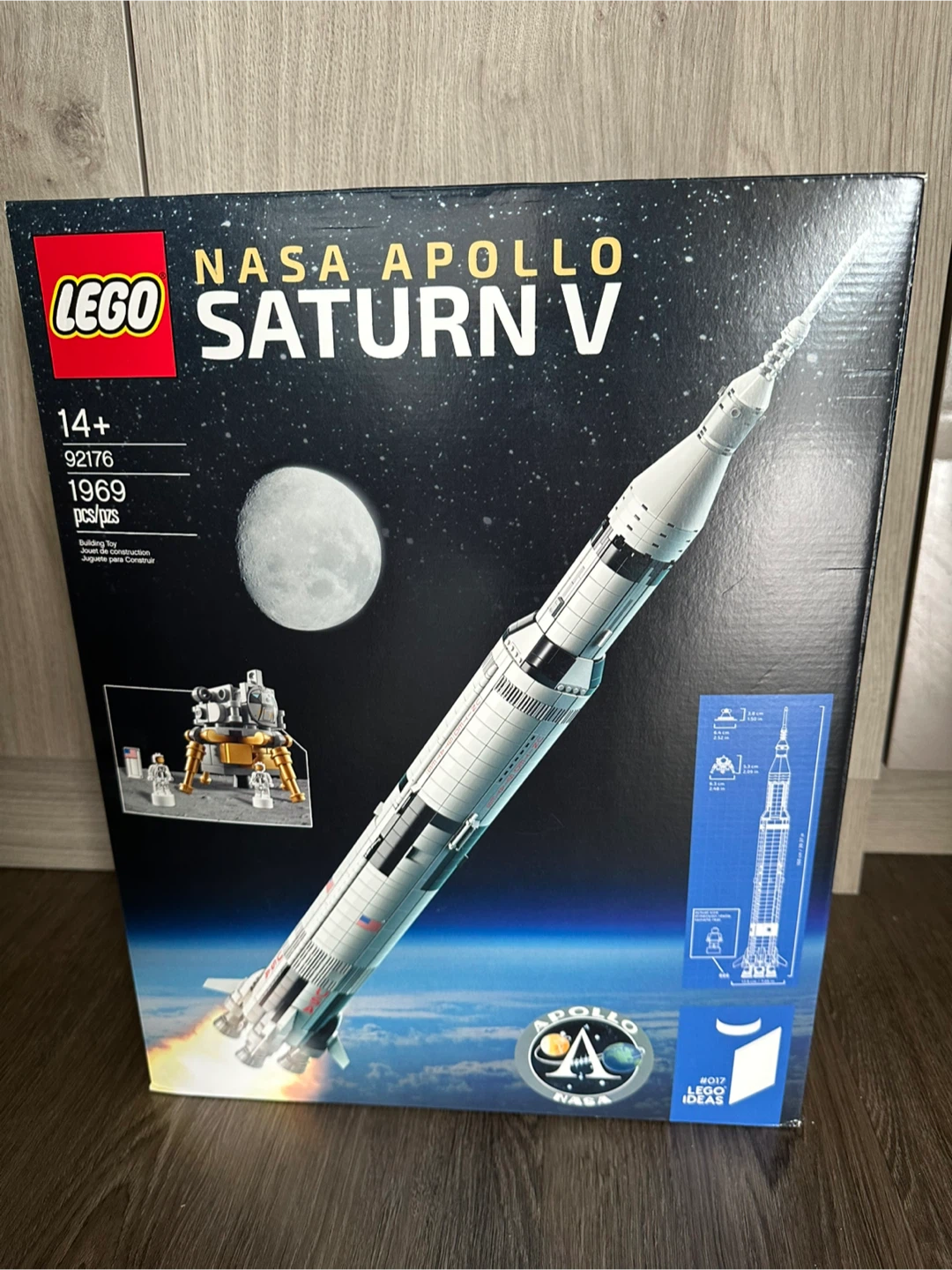 Brand NEW - LEGO NASA Apollo Saturn V 92176