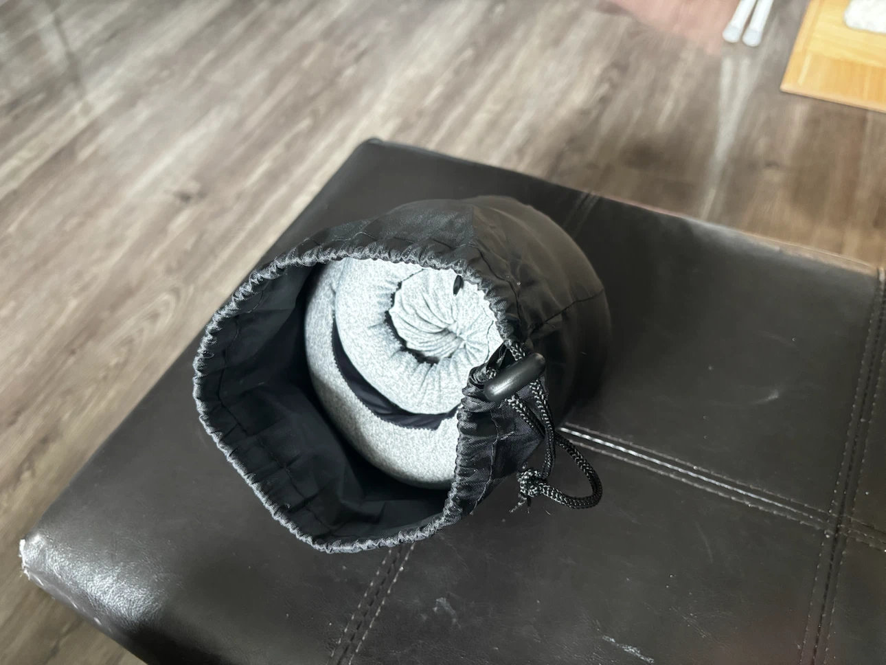 Travel Neck Pillow with Carrying Bag - photo 3