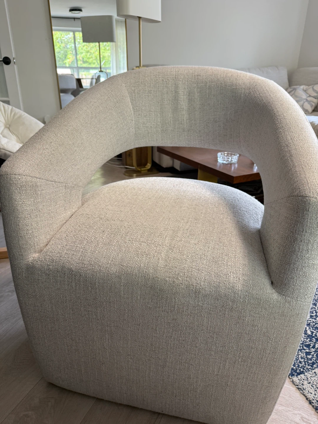 2 Modern beige accent chair - photo 3