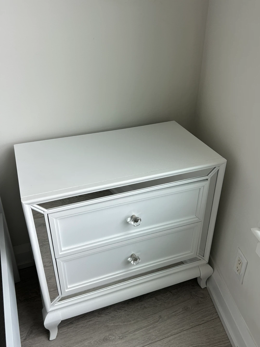 White Mirrored 2-Drawer Nightstand